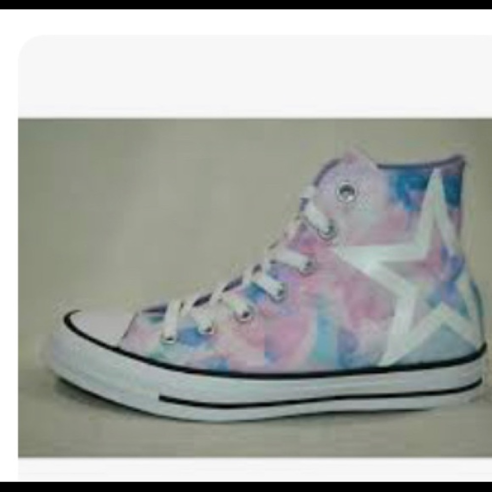Worm once converse women’s size 8